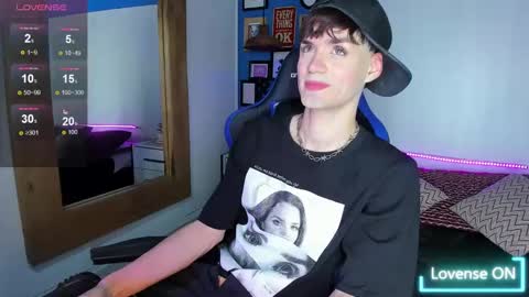 Snapshot of vladhellsing4 chatting on 03.10.25 Vlad online show from 03.10.25