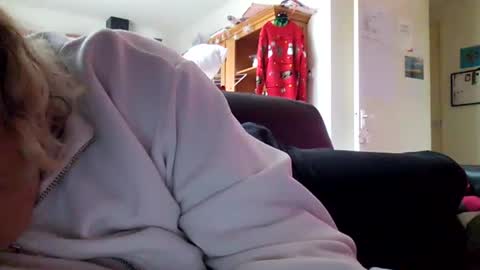 Snapshot of voetbal30 chatting on 12.20.25 voetbal30 online show from 12.20.25