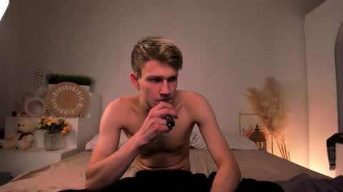 Snapshot of volan_starts chatting on 02.10.26 Dan online show from 02.10.26