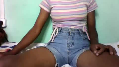 Snapshot of vounialdy chatting on 01.26.25 vounialdy online show from 01.26.25