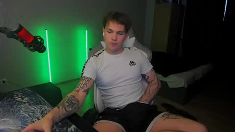 Snapshot of vova_belkin_ chatting on 05.25.26 vova online show from 05.25.26