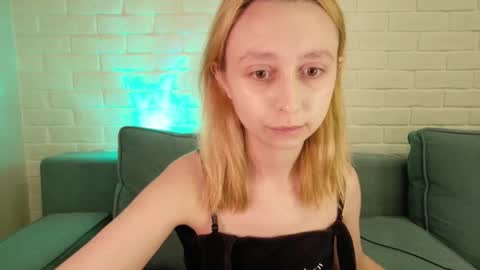 Snapshot of voyera chatting on 03.27.26 Rachel update online show from 03.27.26