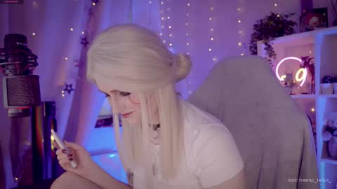 vronnier online show from 09.14.25