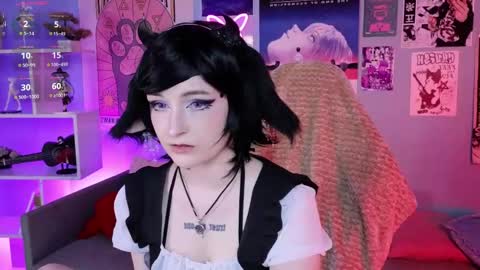 Snapshot of vronnier chatting on 04.17.26 vronnier online show from 04.17.26