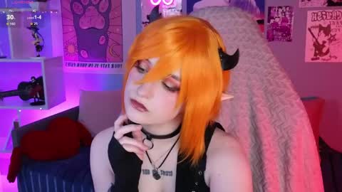 Snapshot of vronnier chatting on 04.23.26 vronnier online show from 04.23.26