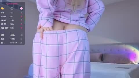 Snapshot of vsunshiny chatting on 02.25.26 Sunshiny online show from 02.25.26