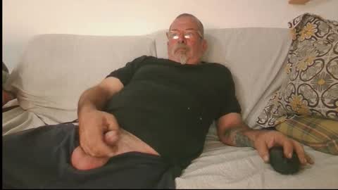 Snapshot of vuda77 chatting on 11.24.25 oscar online show from 11.24.25