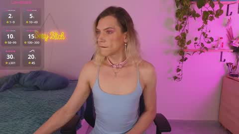 Snapshot of vulgar_wife chatting on 03.06.25 Vikky online show from 03.06.25