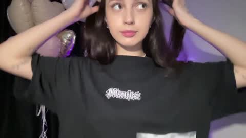 Alice  Before pvt write to me in PM  online show from 01.20.25