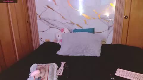 kitty SUPORT ME AND MY BABY SINGLE MOMY online show from 07.14.26