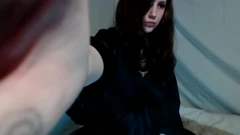 Snapshot of wacky_weirdo chatting on 12.19.24 Rose online show from 12.19.24