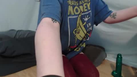 Snapshot of wacky_weirdo chatting on 09.10.25 Rose online show from 09.10.25