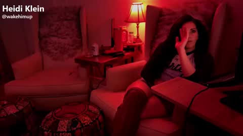 Snapshot of wakehimup chatting on 11.13.25 wakehimup online show from 11.13.25