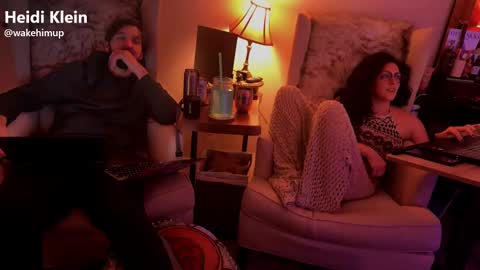 Snapshot of wakehimup chatting on 11.14.25 wakehimup online show from 11.14.25