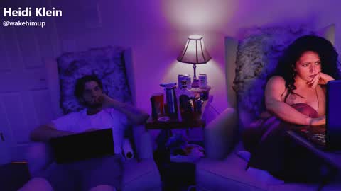 Snapshot of wakehimup chatting on 11.18.25 wakehimup online show from 11.18.25