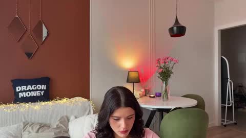 Mia online show from 03.05.25