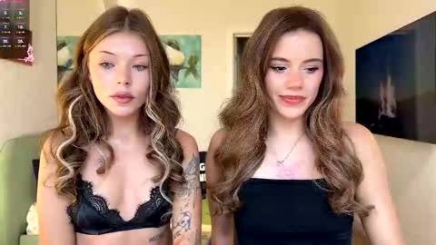 Mia online show from 10.19.25