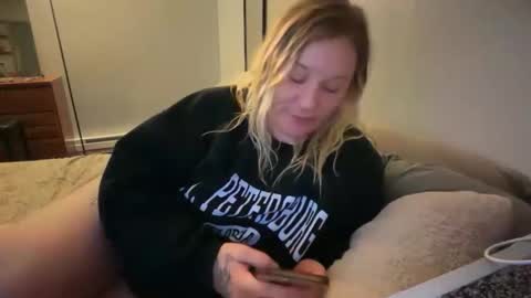 Snapshot of wall2wall0 chatting on 02.27.26 Queen Kay online show from 02.27.26