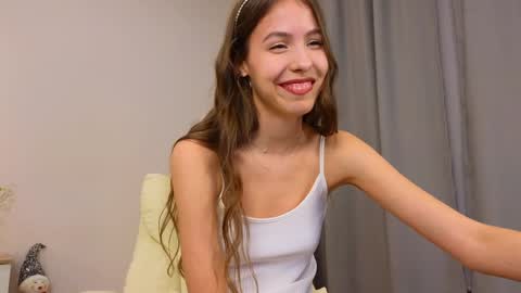 Wendy. Hello Honeys Ill see you 2nd 5th 7th this week love you3 online show from 12.26.24