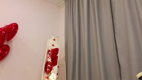 Wendy. Hello Honeys Ill see you 2nd 5th 7th this week love you3 online show from 02.12.25