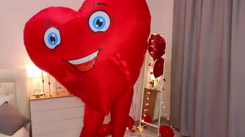 Wendy. Hello Honeys Ill see you 2nd 5th 7th this week love you3 online show from 02.15.25