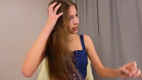 Wendy. Hello Honeys Ill see you 2nd 5th 7th this week love you3 online show from 02.27.25