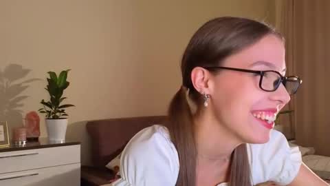 Wendy. Hello Honeys Ill see you 2nd 5th 7th this week love you3 online show from 09.13.25