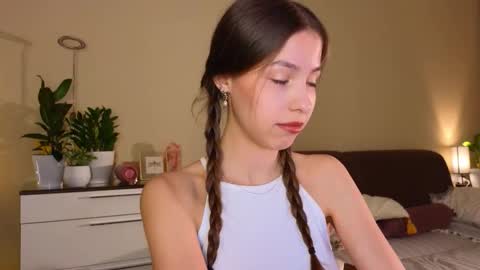 Wendy. Hello Honeys Ill see you 2nd 5th 7th this week love you3 online show from 10.18.25