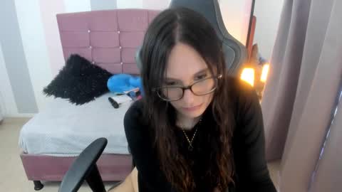 Alexandra online show from 09.25.25