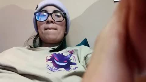 Snapshot of waningrosee chatting on 03.05.25 Waningrose Lu online show from 03.05.25