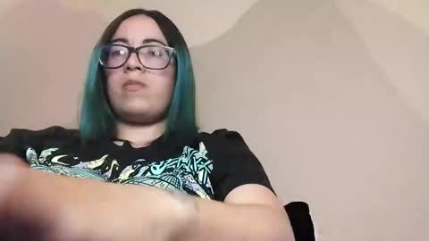 Snapshot of waningrosee chatting on 03.06.25 Waningrose Lu online show from 03.06.25