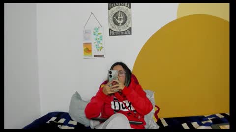 Snapshot of waningrosee chatting on 11.14.25 Waningrose Lu online show from 11.14.25