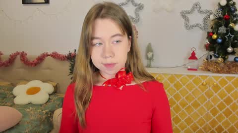 Snapshot of watermelon_sugar_ chatting on 12.21.24 Tess Pls support me with Can we reach 155 my favorite number online show from 12.21.24