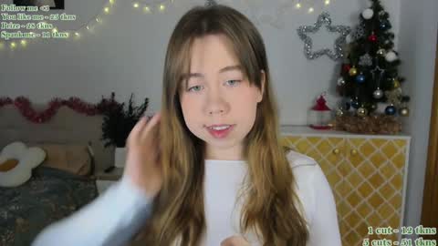 Snapshot of watermelon_sugar_ chatting on 12.28.24 Tess Pls support me with Can we reach 155 my favorite number online show from 12.28.24