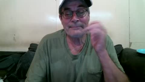 Snapshot of wbfarm chatting on 08.01.26 WB Farm online show from 08.01.26