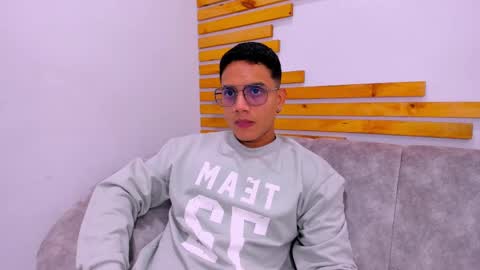 Jhonny Dick  his neighbors. online show from 09.30.25