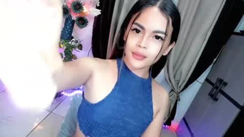 Hi Im LOVIE Please dont forget to follow and thumbs up me online show from 04.18.26