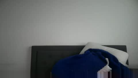 Snapshot of wellpackaged_ chatting on 05.08.26 Langston online show from 05.08.26