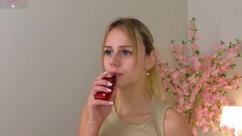 Snapshot of wendy__doll chatting on 03.05.25 Im Wendy online show from 03.05.25