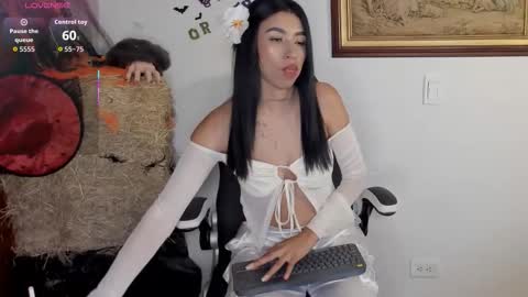 Wendy Marshall  online show from 11.04.25