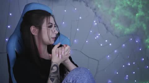 little girl who is always rightLisa online show from 01.22.25