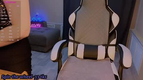 Molly online show from 04.03.26