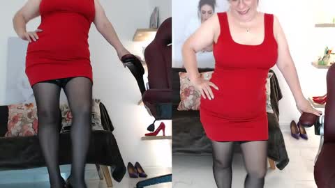 Snapshot of wet_liss chatting on 04.19.26 Diva online show from 04.19.26