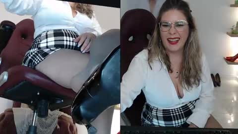 Snapshot of wet_liss chatting on 04.27.26 Diva online show from 04.27.26
