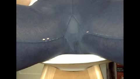 wet_pants2022 online show from 02.23.25