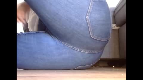 wet_pants2022 online show from 03.04.25