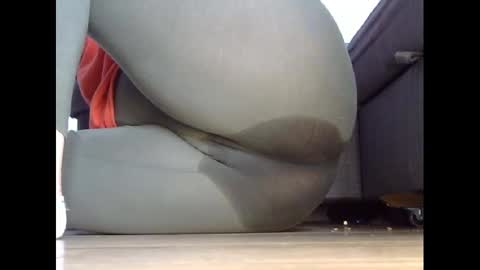 wet_pants2022 online show from 03.10.25