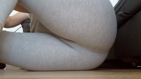 wet_pants2022 online show from 09.17.25