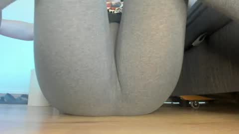Snapshot of wet_pants2022 chatting on 06.18.26 wet_pants2022 online show from 06.18.26