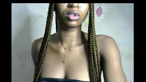 Bella online show from 11.18.25